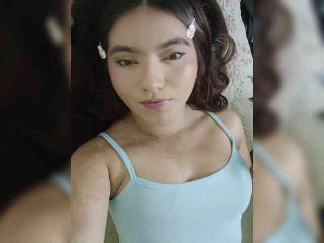 LaraJohnson webcam