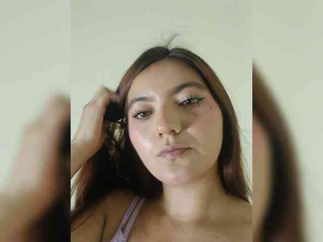 LaraJohnson webcam