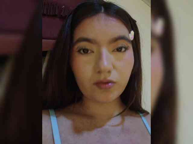 LaraJohnson webcam