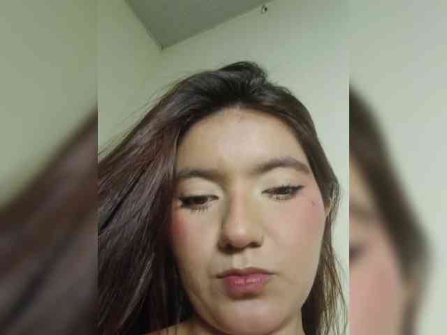 LaraJohnson webcam