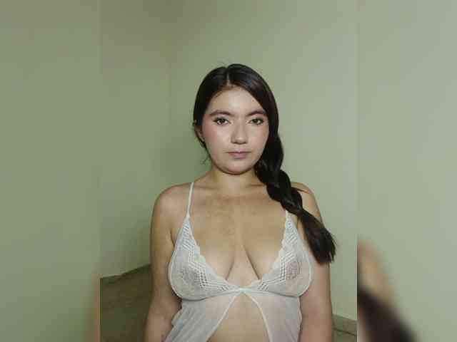LaraJohnson webcam