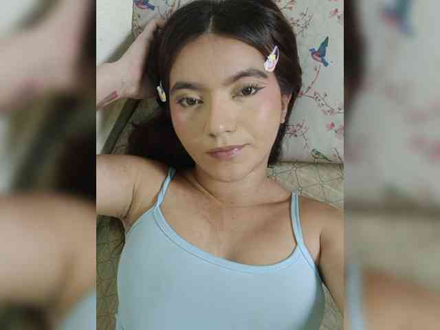 LaraJohnson webcam