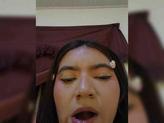 LaraJohnson webcam