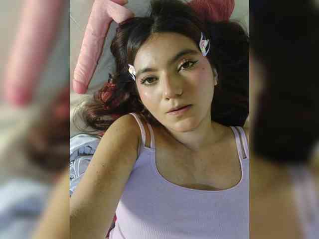 LaraJohnson webcam