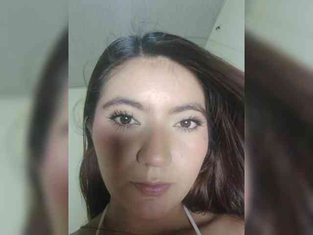 LaraJohnson webcam