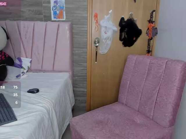 Oriana-Olsen live cam on BongaCams