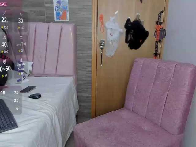 Oriana-Olsen live cam on BongaCams