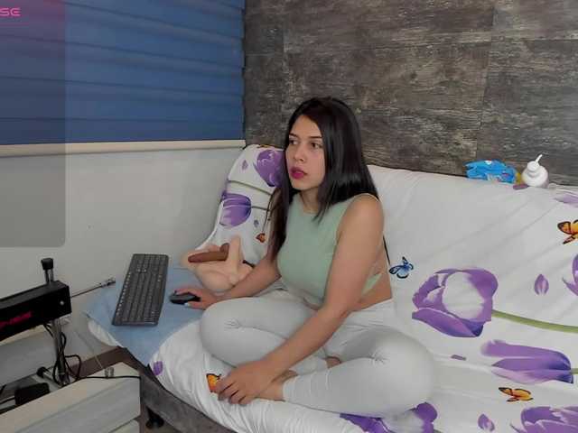 Oriana-Olsen live cam on BongaCams