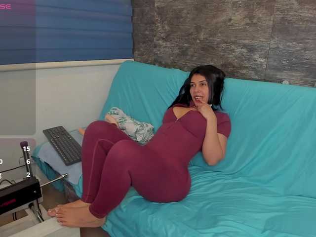 Oriana-Olsen live cam on BongaCams