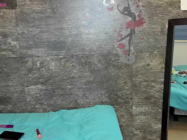 Oriana-Olsen's BongaCams show and profile