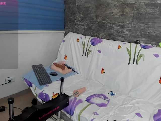 Oriana-Olsen live cam on BongaCams