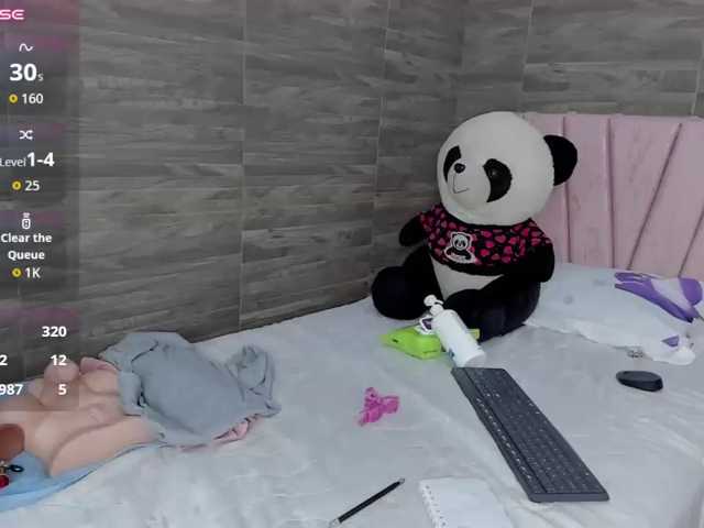 Oriana-Olsen live cam on BongaCams