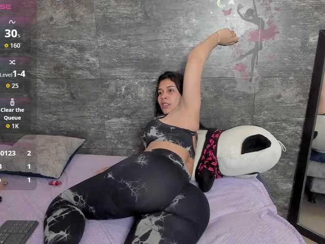 Oriana-Olsen live cam on UnifiedCams