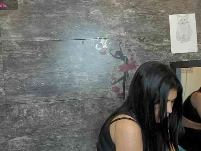 Oriana-Olsen webcam
