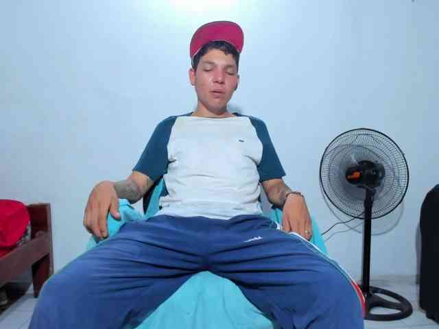 Big-In-Sensation Sex Cam Show