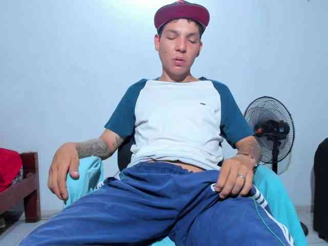 Big-In-Sensation Sex Cam Show