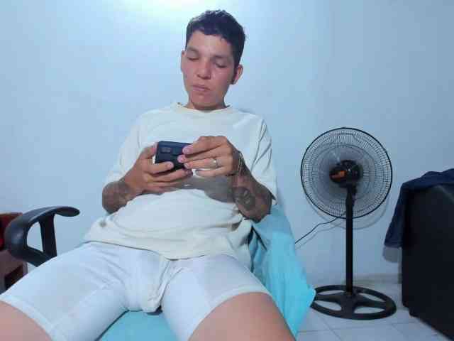 Big-In-Sensation Sex Cam Show