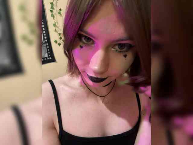 FoxyboyMiracle Live Webcam on BongaCams