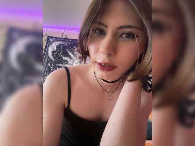 FoxyboyMiracle Live Webcam on BongaCams