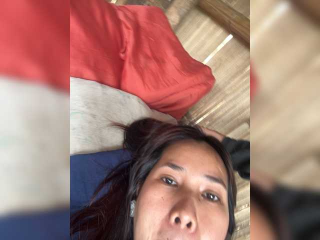 Cutewoman8 live cam on BongaCams