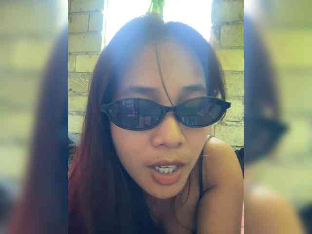 Cutewoman8 webcam