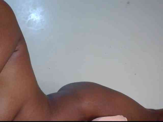 HudaMarie webcam