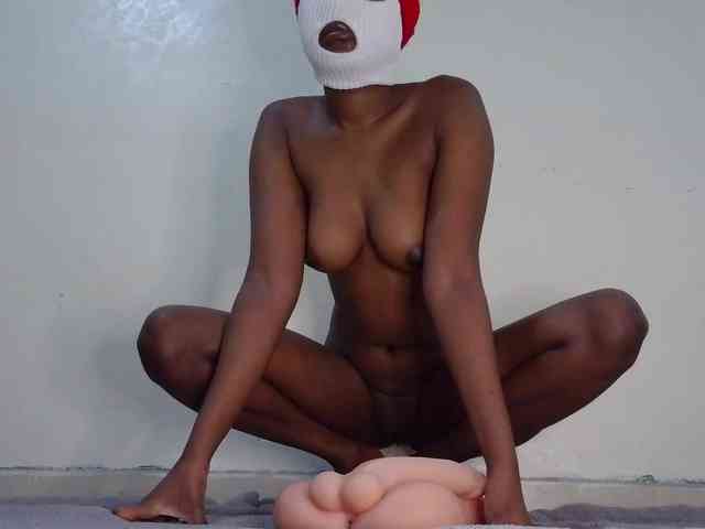 HudaMarie webcam