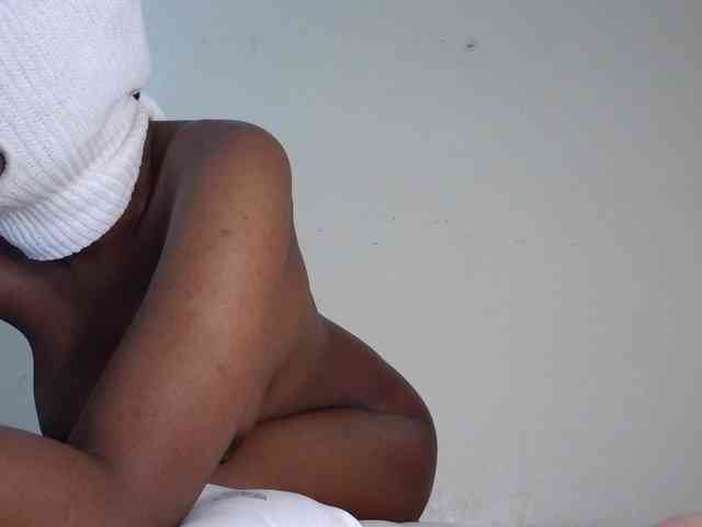HudaMarie webcam