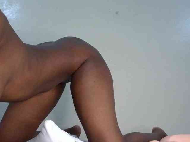 HudaMarie webcam