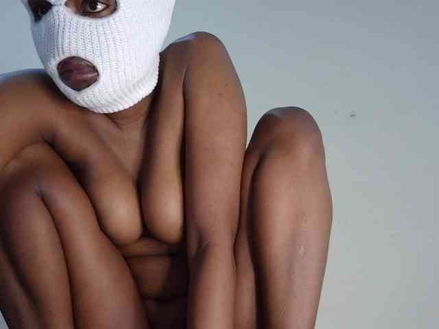 HudaMarie webcam