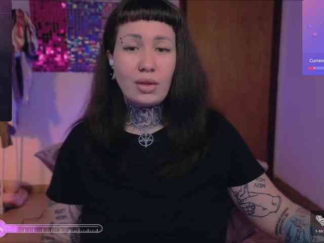 DakotaCandy webcam