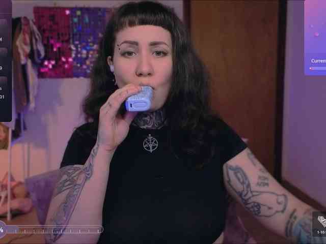 DakotaCandy webcam