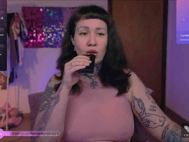 DakotaCandy webcam