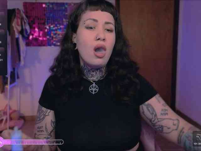 DakotaCandy webcam