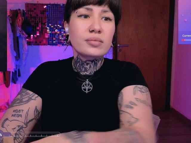 DakotaCandy webcam