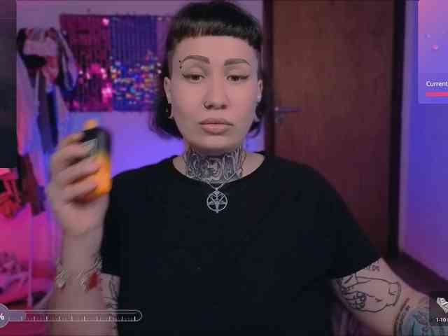 DakotaCandy webcam