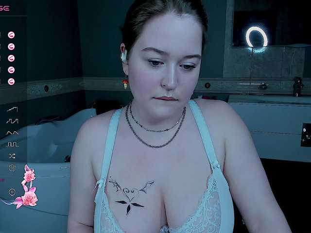 HelenHartt's BongaCams show and profile