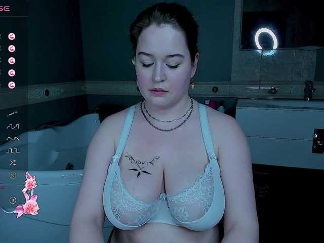 HelenHartt's BongaCams show and profile