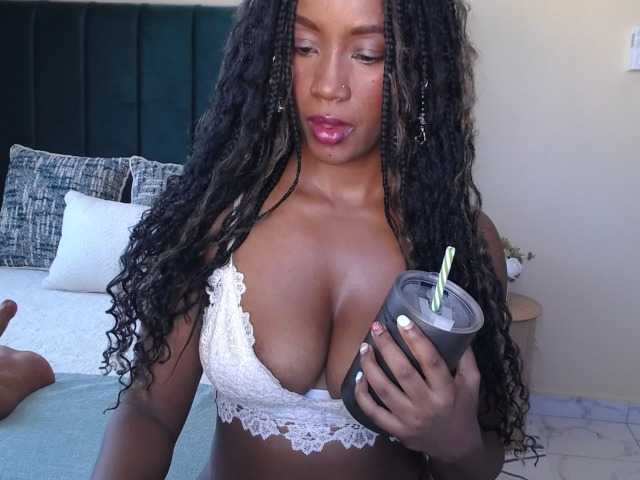 Ladyhoneyhotpot live cam on BongaCams