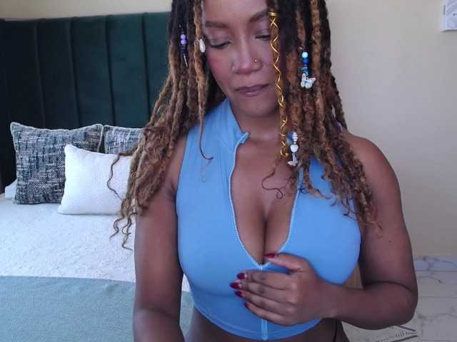 Ladyhoneyhotpot's BongaCams show and profile