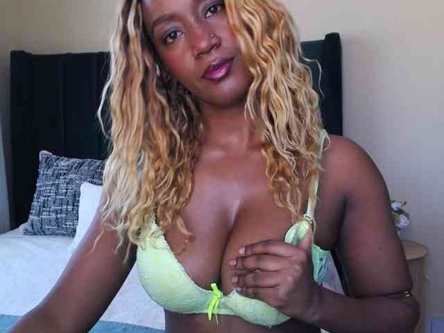Saharangoddess webcam