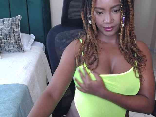 Saharangoddess webcam