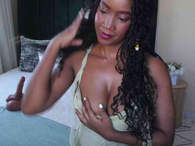 Saharangoddess webcam