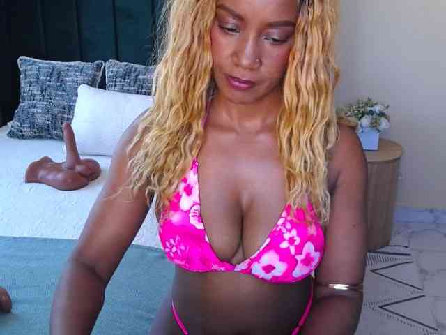 Saharangoddess webcam