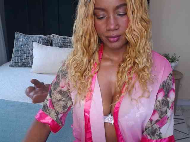 Saharangoddess webcam