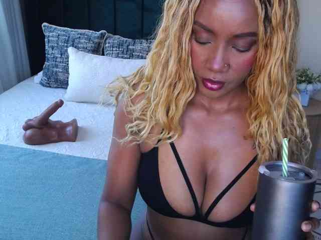 Saharangoddess webcam