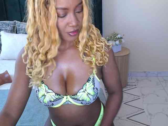 Saharangoddess webcam