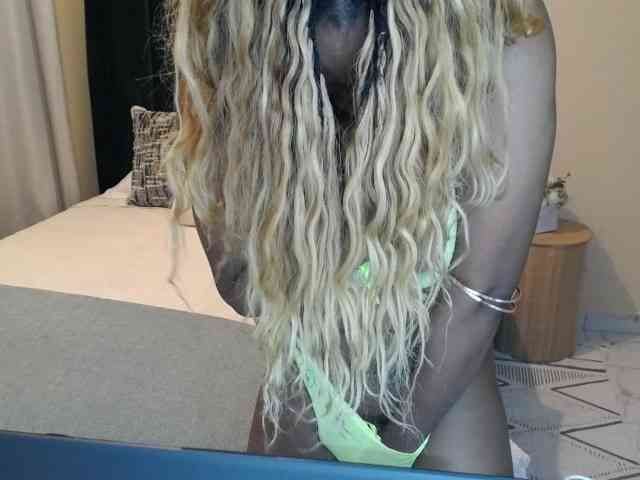 Saharangoddess webcam