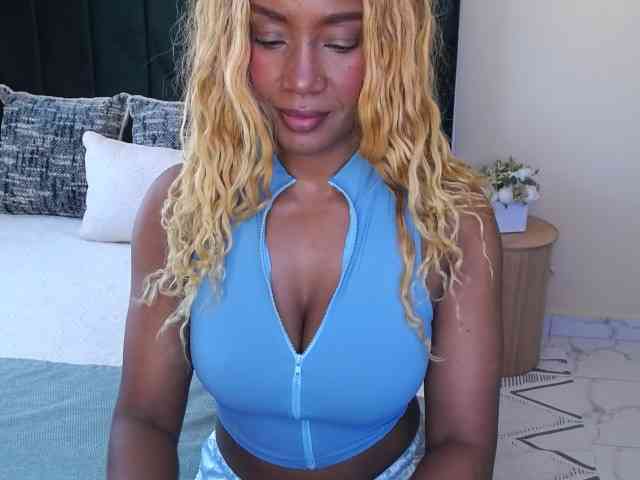 Saharangoddess webcam