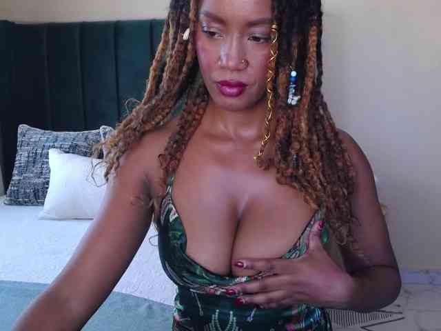 Saharangoddess webcam